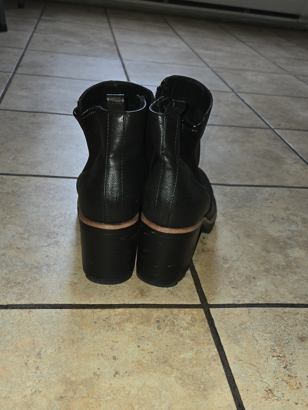 Chelsea Style Ankle Boot - Picture 4 of 7